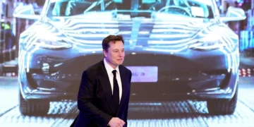 What Will Happen at Tesla in 2025? Will the World Change If Elon Musk’s Plans for Autonomous Robotaxis and $25,000 “EV” Come True?